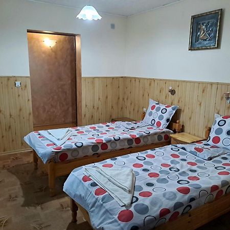 Kovacha Guest House Raduil Bagian luar foto