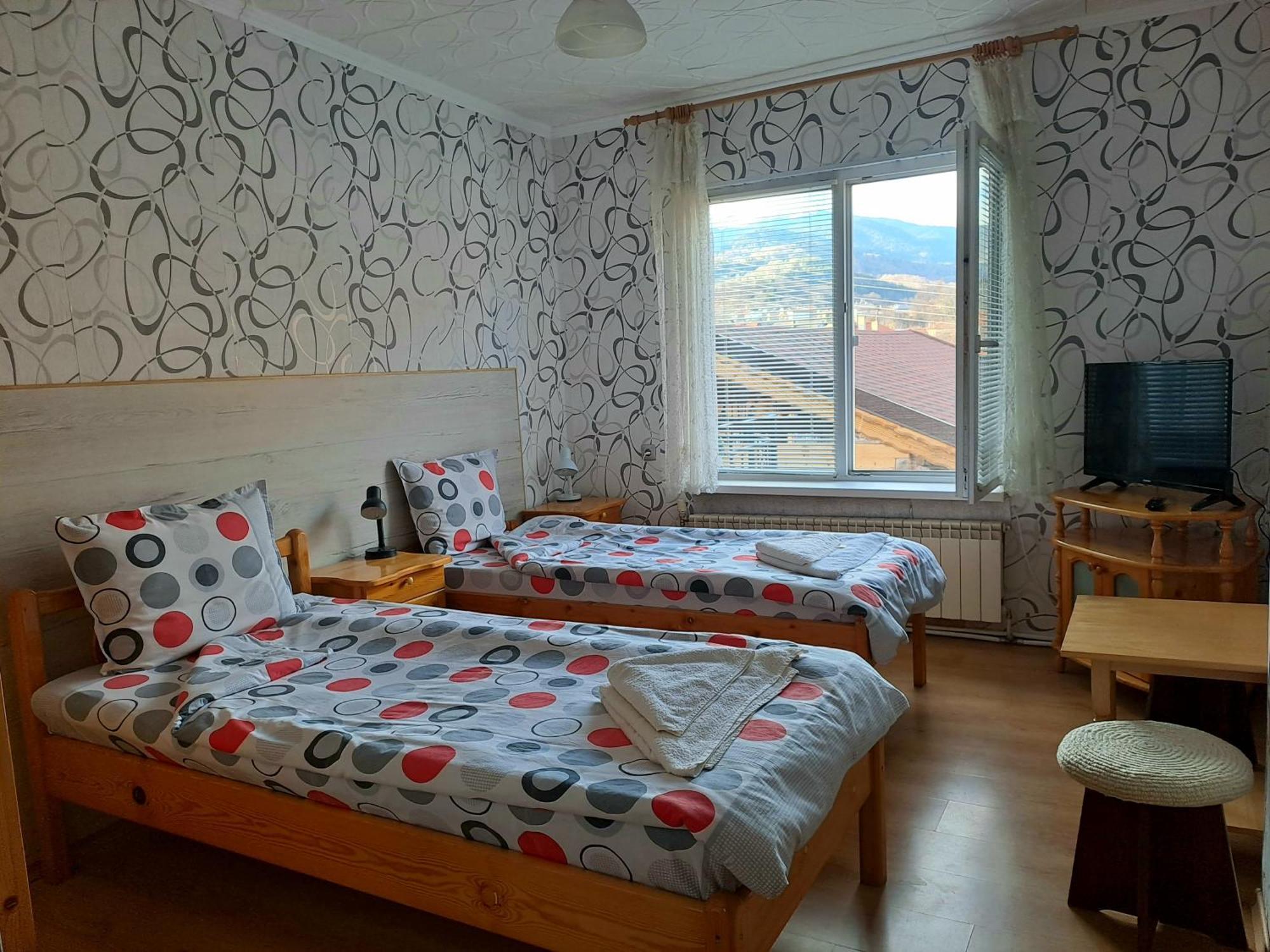 Kovacha Guest House Raduil Bagian luar foto